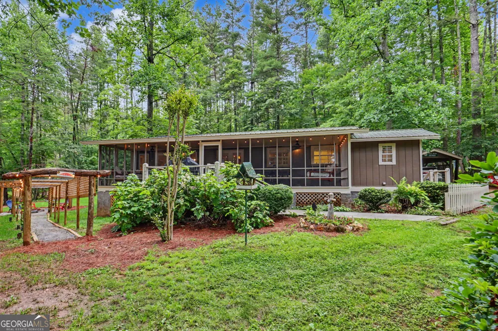 5637 Murray Cove RD Tiger, GA 30576