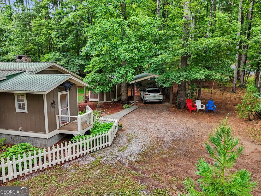 5637 Murray Cove RD Tiger, GA 30576