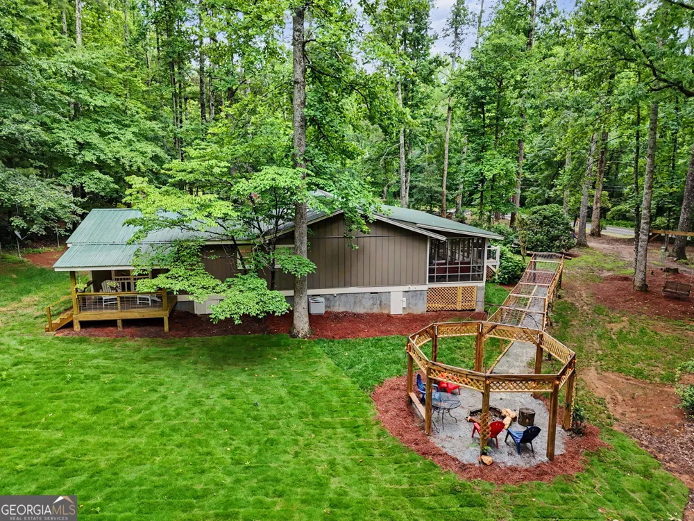 5637 Murray Cove RD Tiger, GA 30576