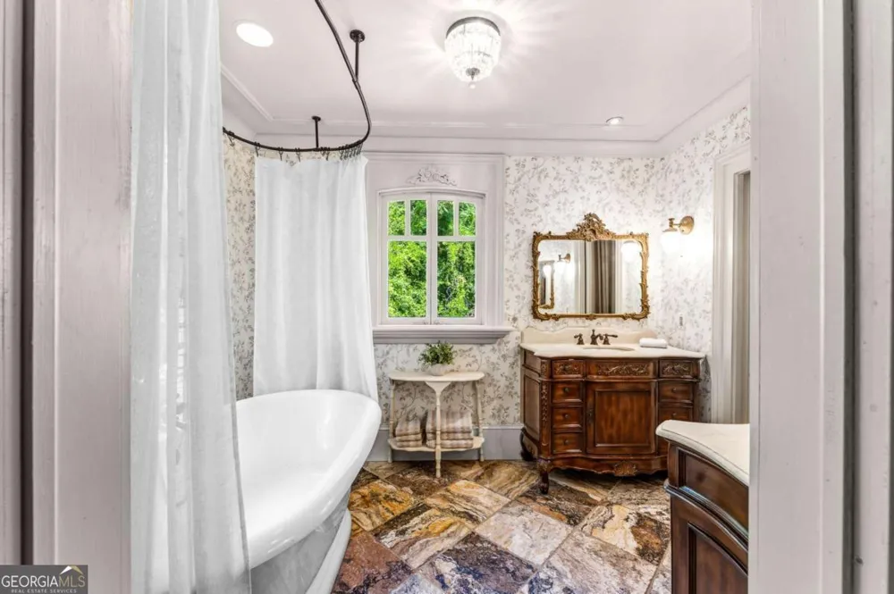 8075 Lakeview RD Statesboro, GA 30461
