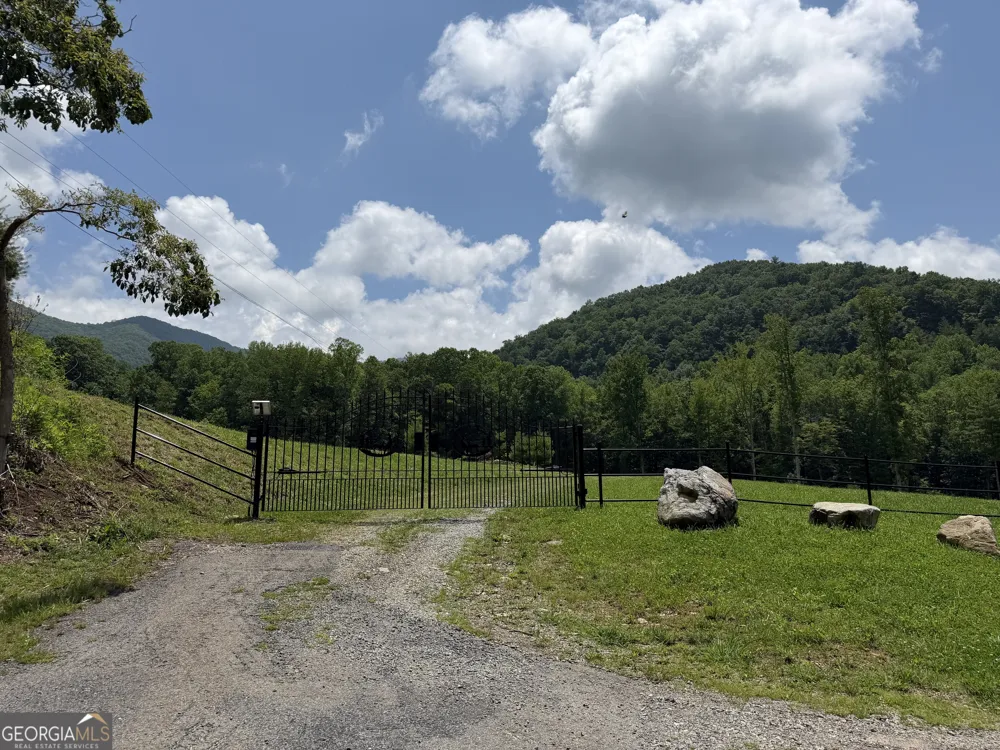 1449 Muskrat Creek RD Hayesville, NC 28904