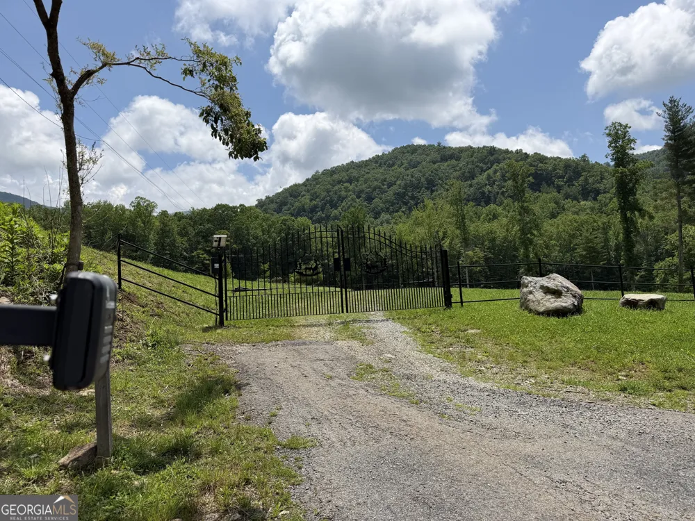 1449 Muskrat Creek RD Hayesville, NC 28904