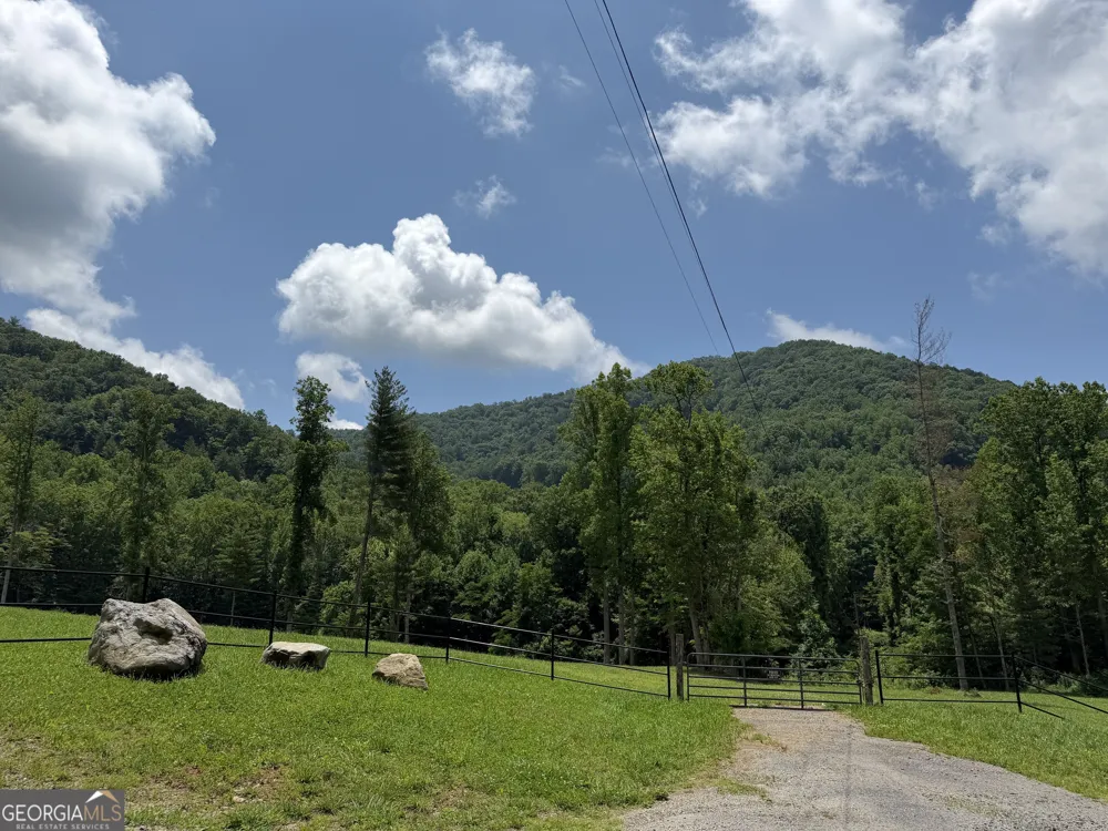 1449 Muskrat Creek RD Hayesville, NC 28904