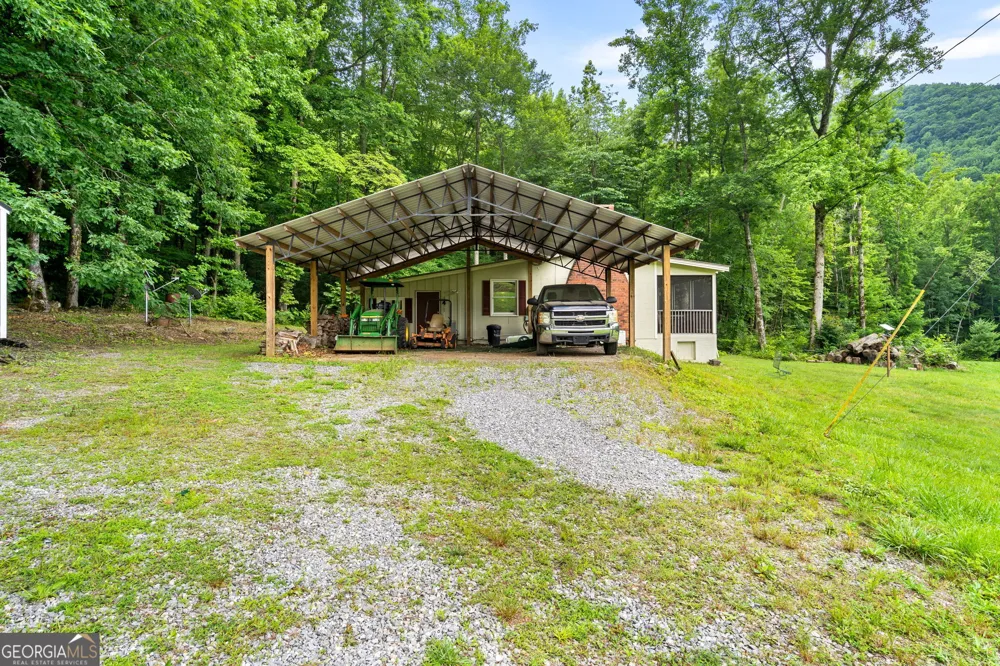 1449 Muskrat Creek RD Hayesville, NC 28904