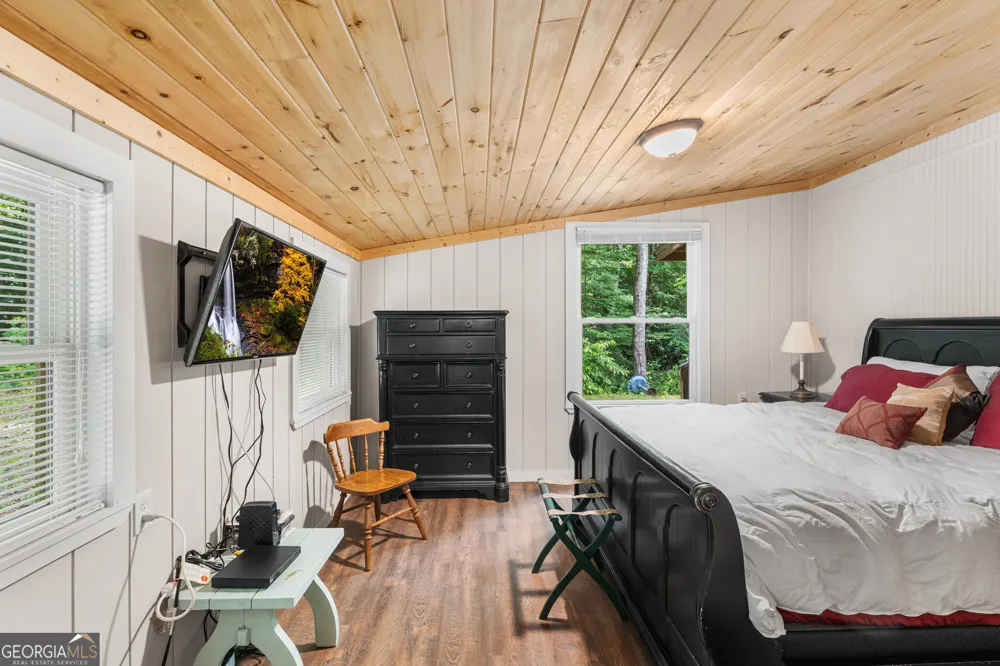 1449 Muskrat Creek RD Hayesville, NC 28904