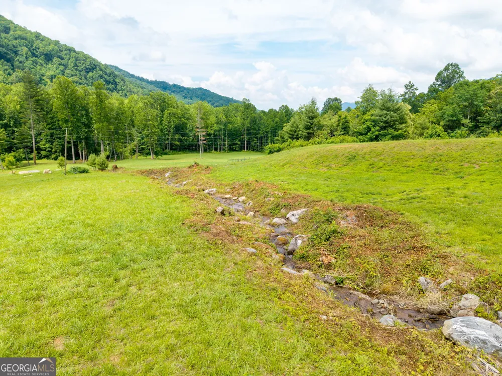 1449 Muskrat Creek RD Hayesville, NC 28904