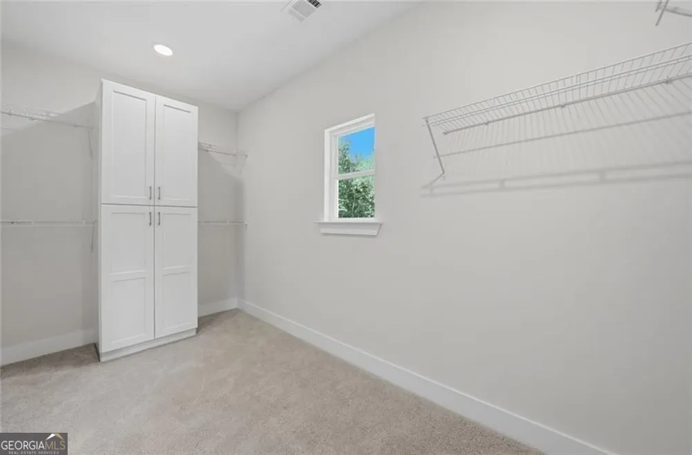 31 Kirk RD NW White, GA 30184