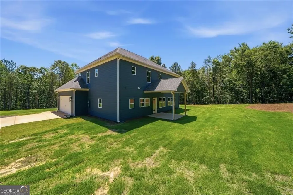 31 Kirk RD NW White, GA 30184