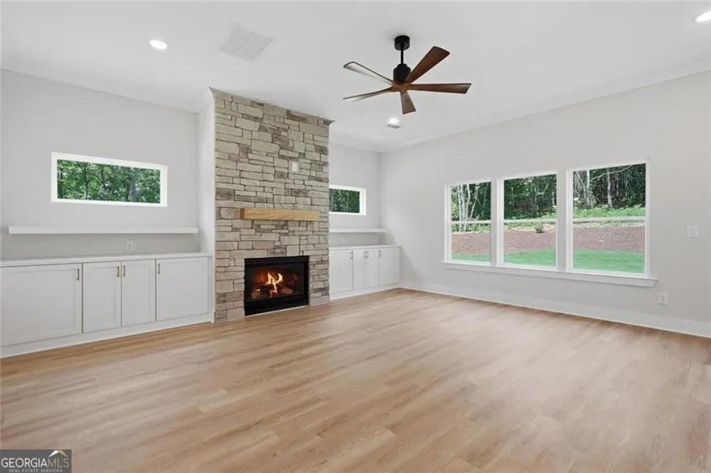 31 Kirk RD NW White, GA 30184