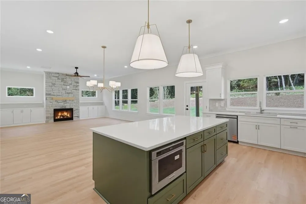31 Kirk RD NW White, GA 30184