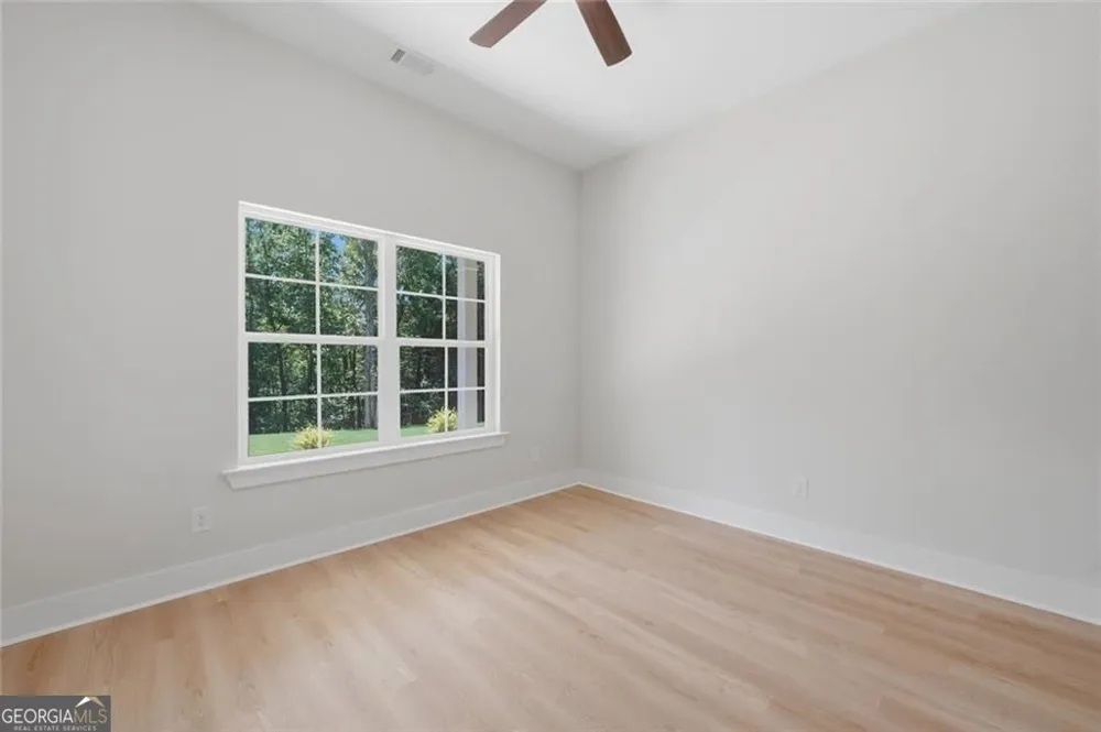 31 Kirk RD NW White, GA 30184