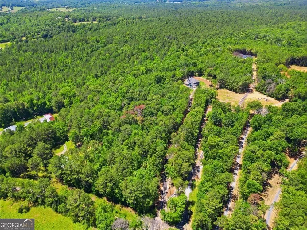 31 Kirk RD NW White, GA 30184
