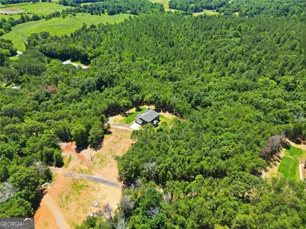 31 Kirk RD NW White, GA 30184