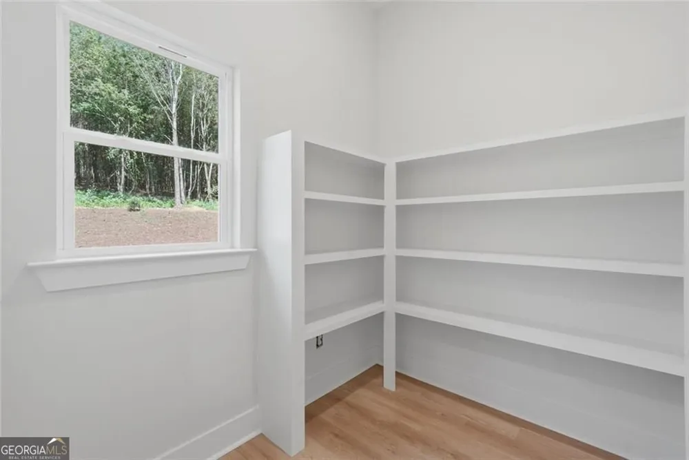31 Kirk RD NW White, GA 30184