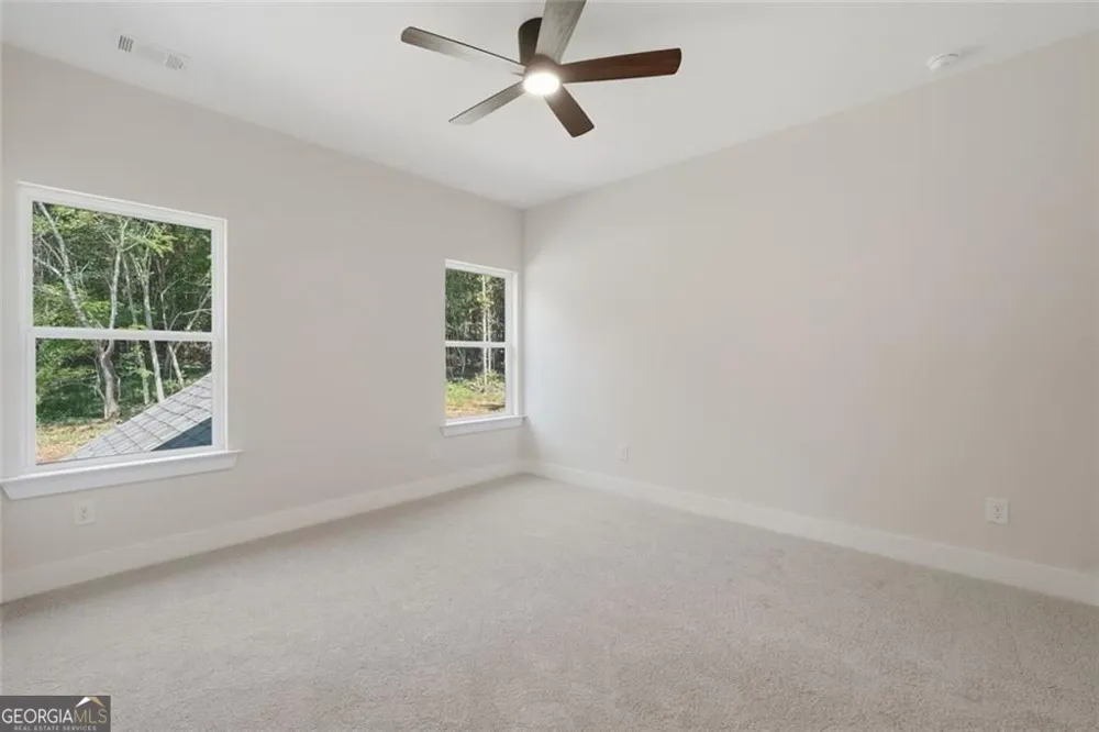 31 Kirk RD NW White, GA 30184