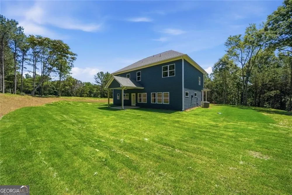 31 Kirk RD NW White, GA 30184