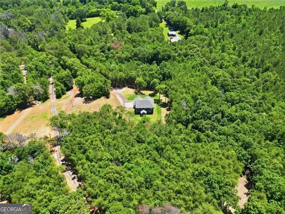 31 Kirk RD NW White, GA 30184