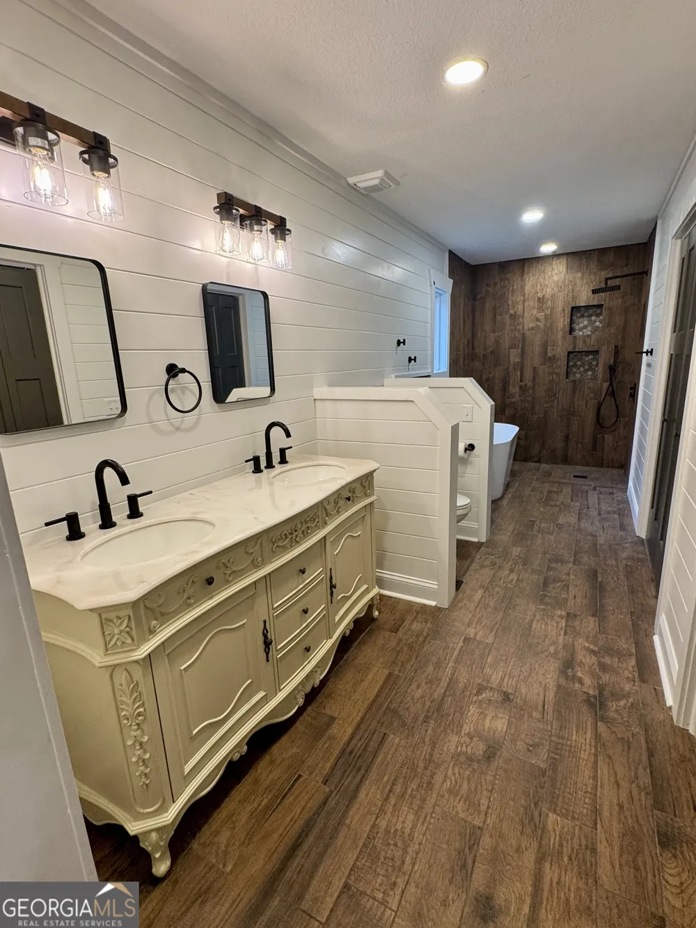 405 N Broughton ST Ailey, GA 30410