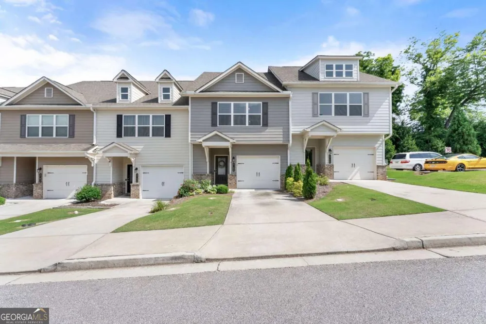 3709 Acorn DR Oakwood, GA 30566