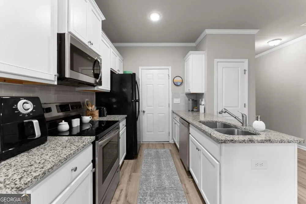 3709 Acorn DR Oakwood, GA 30566