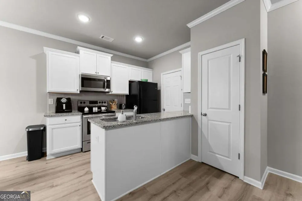 3709 Acorn DR Oakwood, GA 30566