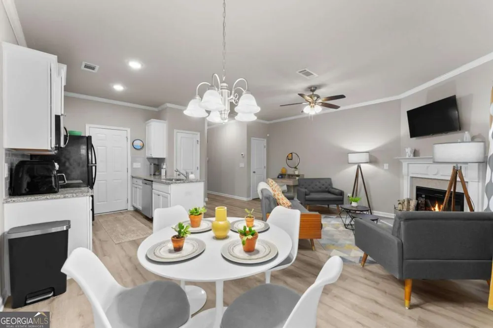 3709 Acorn DR Oakwood, GA 30566