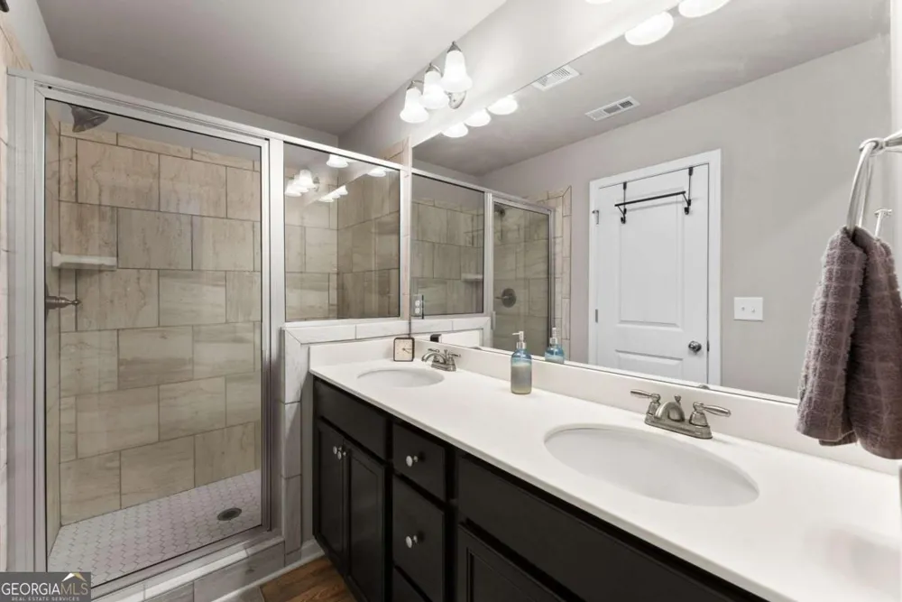 3709 Acorn DR Oakwood, GA 30566