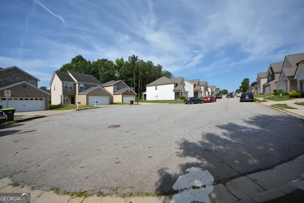 1550 Persimmon TRCE Morrow, GA 30260