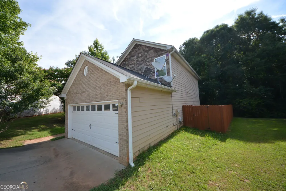1550 Persimmon TRCE Morrow, GA 30260
