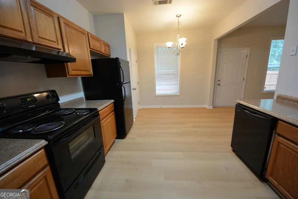 1550 Persimmon TRCE Morrow, GA 30260