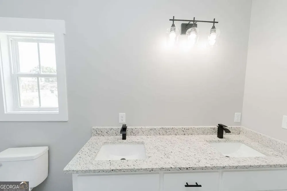 110 Pine Point CIR Sylvester, GA 31791