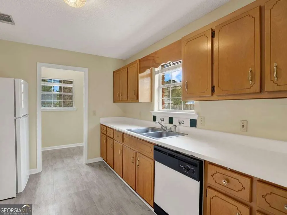 189 W Kenny DR Hinesville, GA 31313
