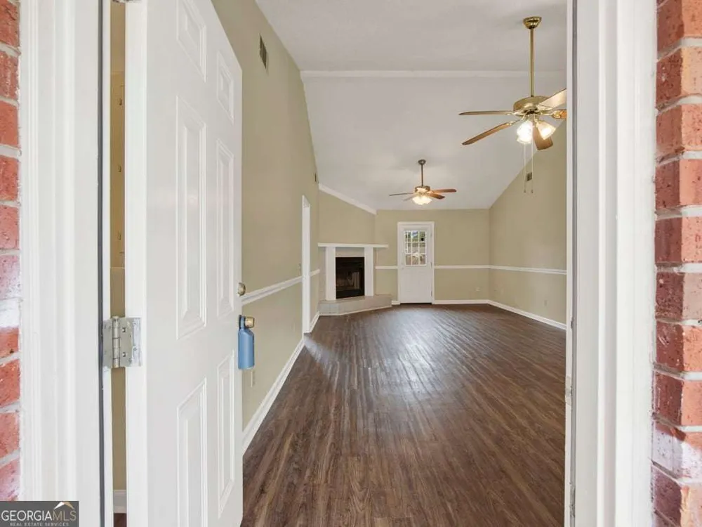 189 W Kenny DR Hinesville, GA 31313