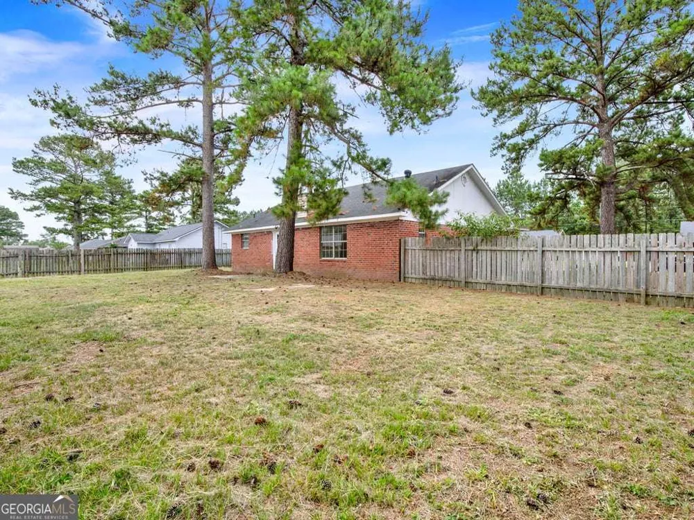 189 W Kenny DR Hinesville, GA 31313