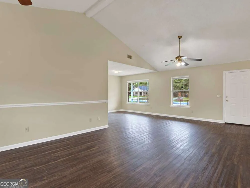 189 W Kenny DR Hinesville, GA 31313
