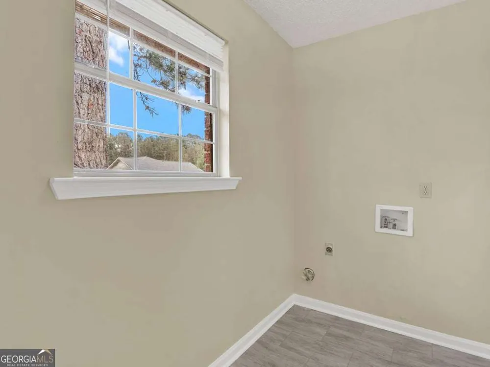 189 W Kenny DR Hinesville, GA 31313