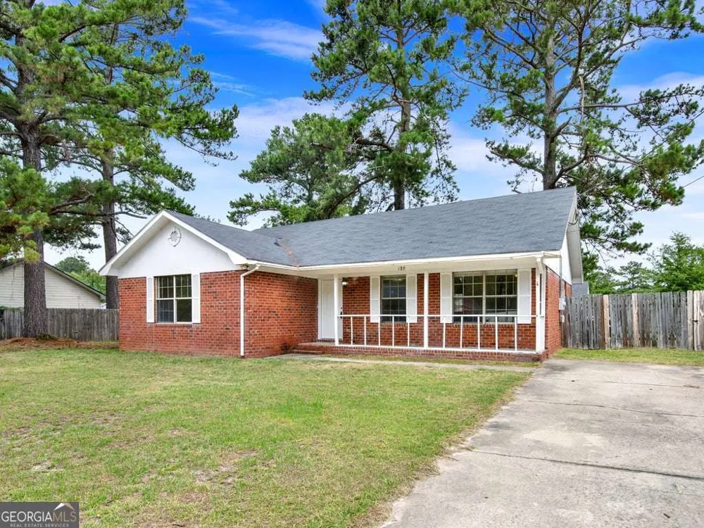189 W Kenny DR Hinesville, GA 31313