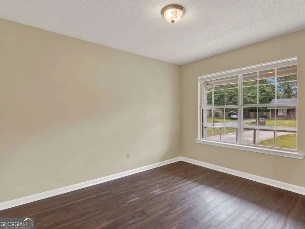 189 W Kenny DR Hinesville, GA 31313