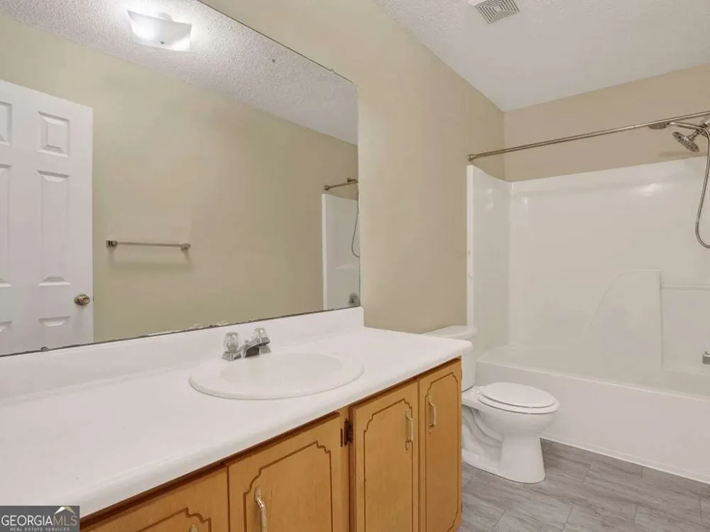 189 W Kenny DR Hinesville, GA 31313