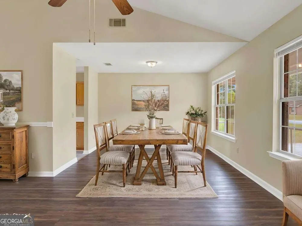 189 W Kenny DR Hinesville, GA 31313