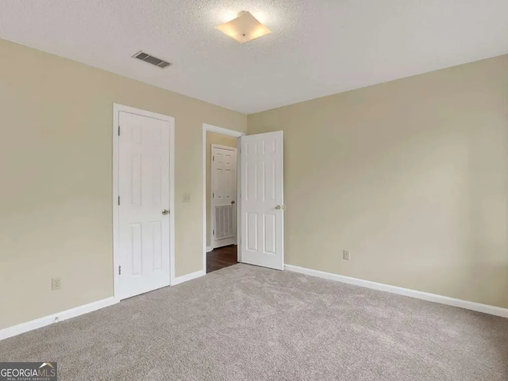 189 W Kenny DR Hinesville, GA 31313