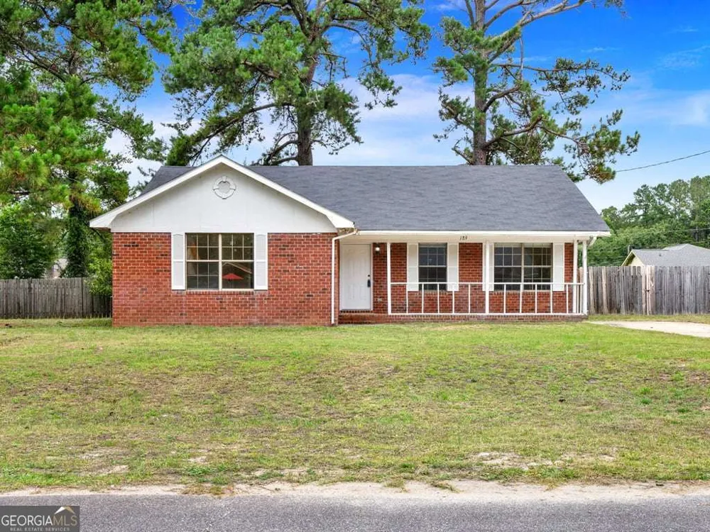 189 W Kenny DR Hinesville, GA 31313