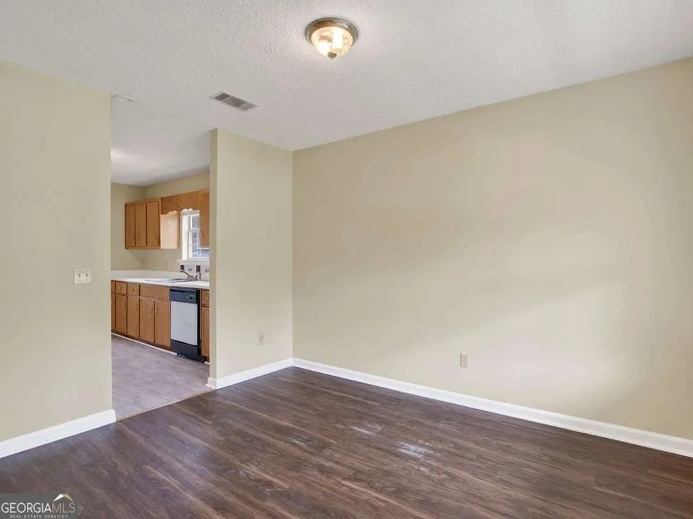189 W Kenny DR Hinesville, GA 31313