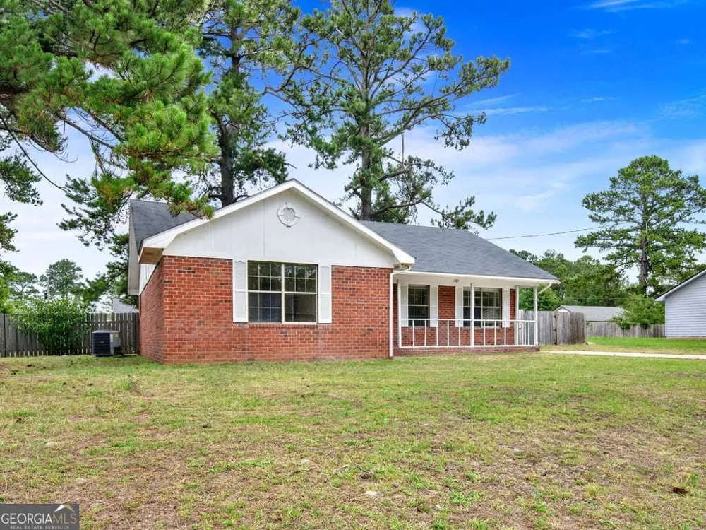 189 W Kenny DR Hinesville, GA 31313