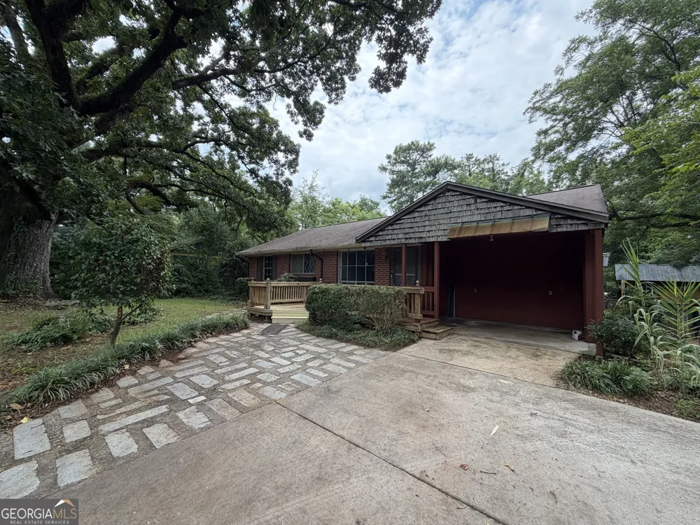 1054 College Station RD Athens, GA 30605