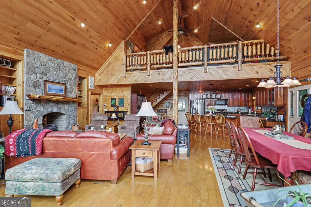 1039 Arbor DR Lakemont, GA 30552