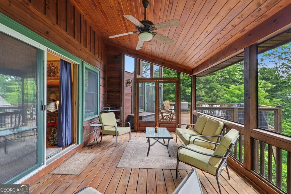 1039 Arbor DR Lakemont, GA 30552