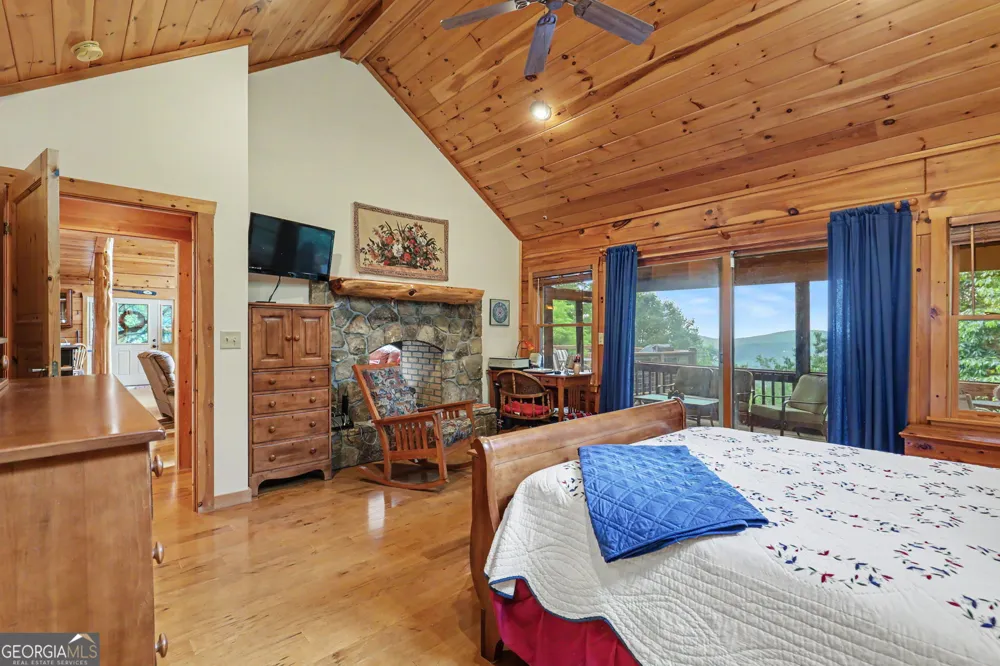 1039 Arbor DR Lakemont, GA 30552