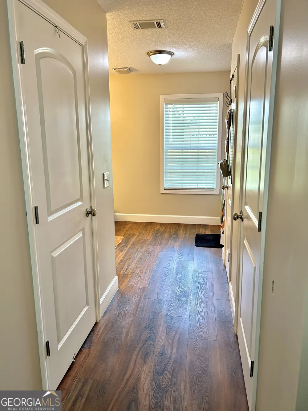 211 Twinn Lakes DR Baxley, GA 31513