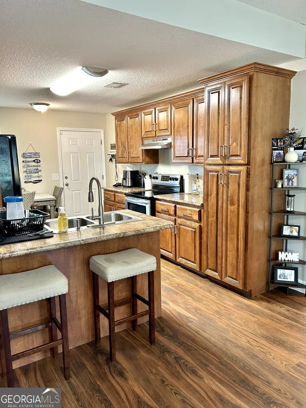 211 Twinn Lakes DR Baxley, GA 31513